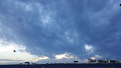 【戀之風(fēng)景】悠然蒼穹下那一排birds在say：嗨~