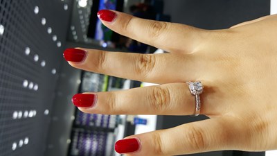 快來看看我的小胖手！早上起來心情美美的！