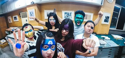 #與你的朋友一起來(lái)個(gè)最特別的廣角自拍# 放膽來(lái)！