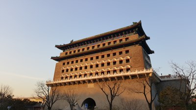 5號(hào)的正陽門，天是藍(lán)的