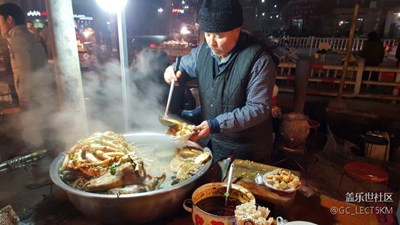 【冬日里的暖意】+ 巴楚 +維吾爾老人的雜碎湯