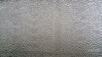 回南天窗玻璃都自帶磨砂效果了