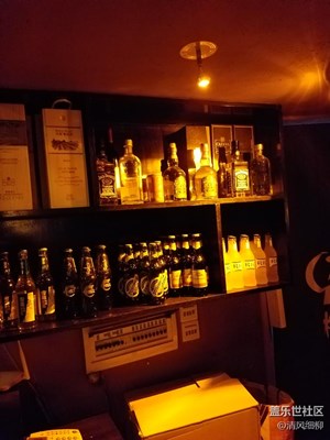 夜色酒吧不見(jiàn)人