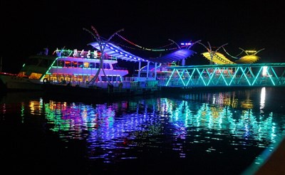夜游五光十色鴨綠江