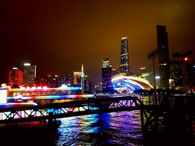 (珠江夜景)單身狗晚上出行，卻受到2000點傷害..