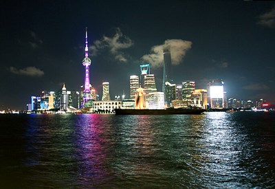 繁華背后屹立的都市
