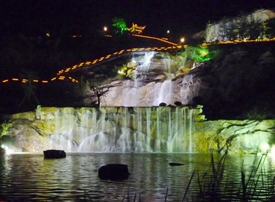 黑沉沉的夜