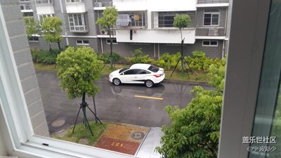 雨中小車