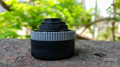 當望遠鏡鏡片遇上手機和小花