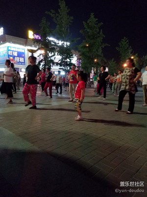 夜之舞 廣場(chǎng)