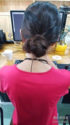 老婆工作的背影