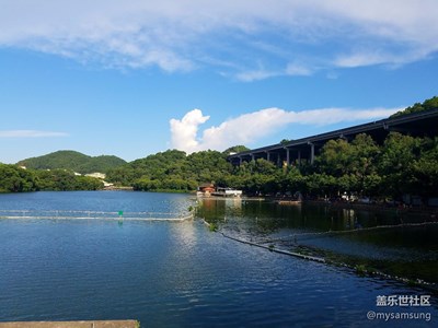 【攝影】無意間，發(fā)現(xiàn)一瓢深藍色的湖水