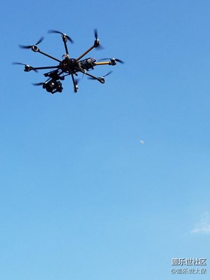 好大的無人機