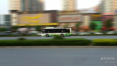 note4隨拍_飛馳的公交車