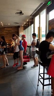 福利帖……大長腿外國妹子……??