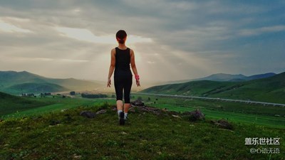 【夏夜】，豐寧，誰(shuí)說(shuō)青春只在回憶里