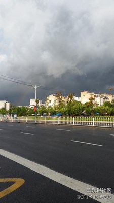 雷雨天隨手一拍啦(^_-)
