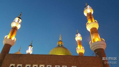 夜幕下的大巴扎