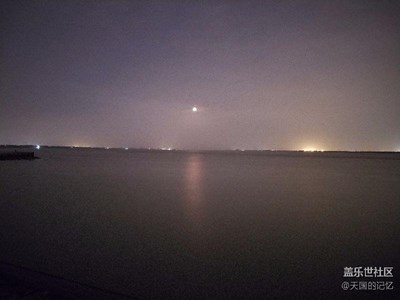 海上升明月，天涯共此時