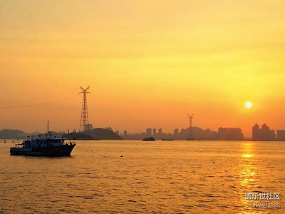 日落西下，浪有情。