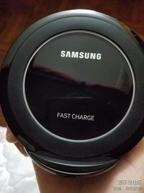 京東拍的無線充，感覺還好