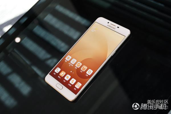 三星C9 Pro評(píng)測(cè)：大屏超薄設(shè)計(jì) 相機(jī)玩法豐