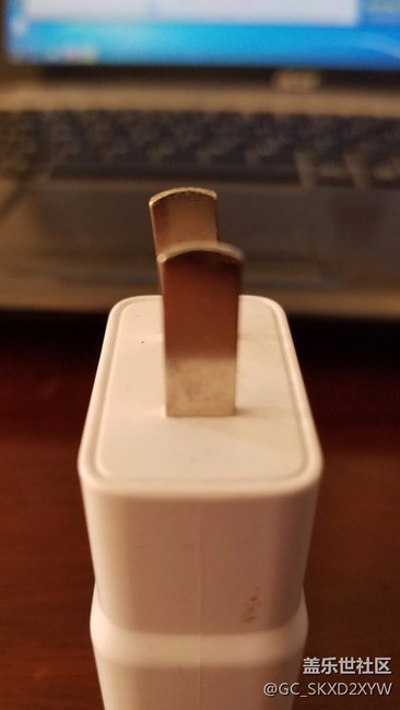 三星充電器已經(jīng)變形，你們的會這樣么？