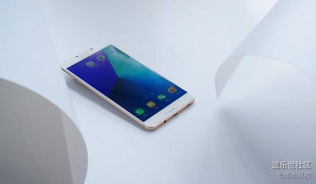 三星C9 Pro是如何成為最懂國(guó)人的“真旗艦” 三星C9 Pro是如何成為最懂國(guó)人的“真旗艦”