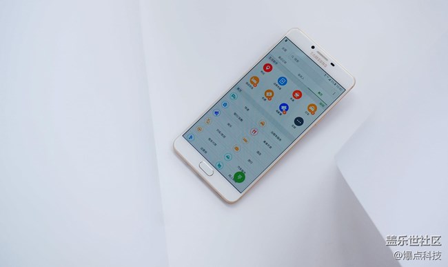 三星C9 Pro是如何成為最懂國(guó)人的“真旗艦” 三星C9 Pro是如何成為最懂國(guó)人的“真旗艦”