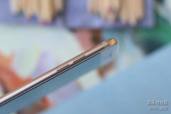 薄得讓人發(fā)指的親民中端旗艦 三星師奶Pro開(kāi)箱 薄得讓人發(fā)指的親民中端旗艦 三星師奶Pro開(kāi)箱