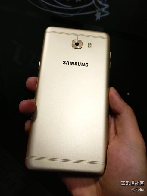 大屏新旗艦 三星GALAXY C9 Pro開(kāi)箱圖賞