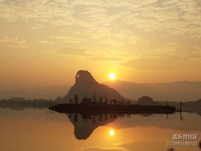 湖邊日出