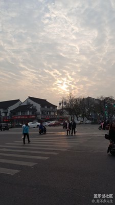 夕陽西下，