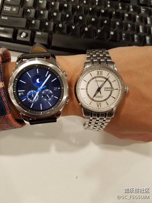 【用科技智造時間】剛拿到經(jīng)典版就發(fā)現(xiàn)轉(zhuǎn)盤那有磨損。。。