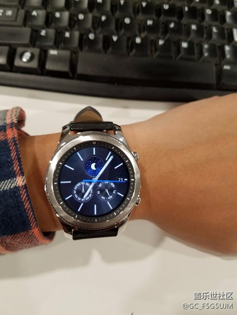 【用科技智造時間】剛拿到經(jīng)典版就發(fā)現(xiàn)轉(zhuǎn)盤那有磨損。。。