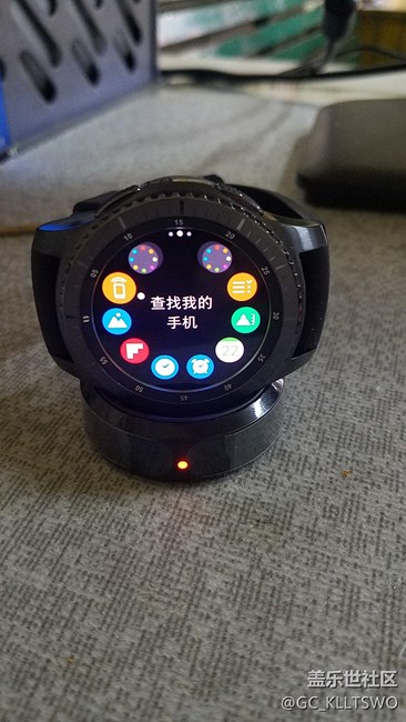 【用科技智造時間】激動中，Gear s3到手。