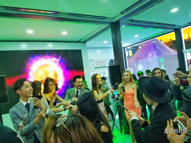 這個(gè)圣誕去王府井和Gear S3親密接觸