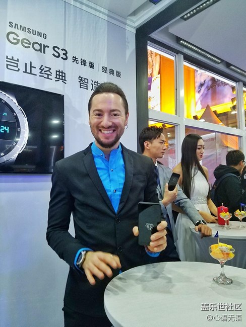這個(gè)圣誕去王府井和Gear S3親密接觸