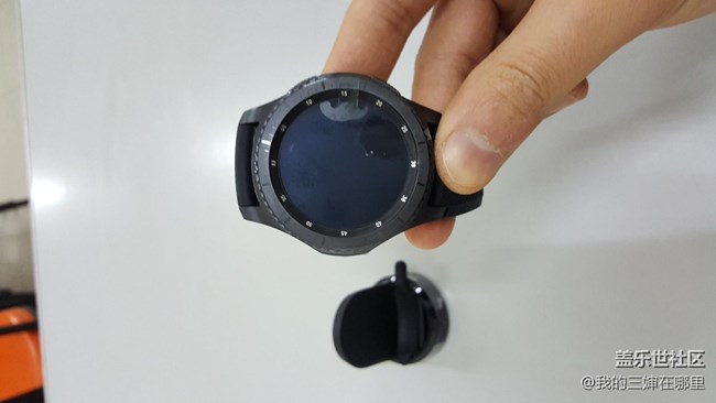 今天收到了盼望已久的Gear S3手表！請高手來解答我的疑惑！