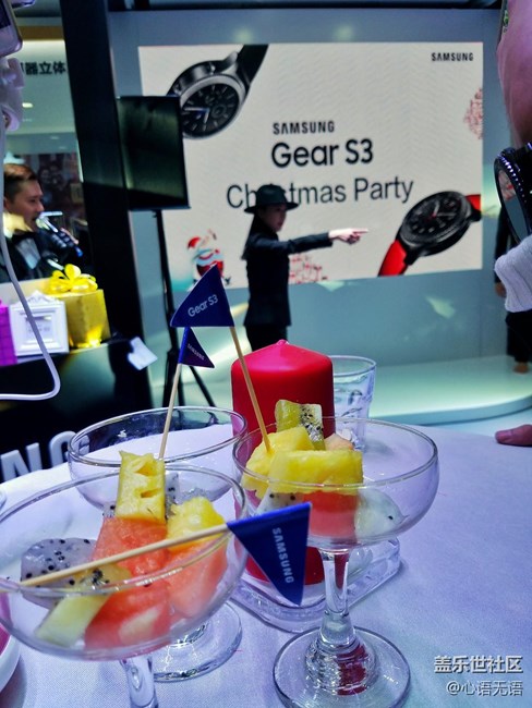 這個(gè)圣誕去王府井和Gear S3親密接觸