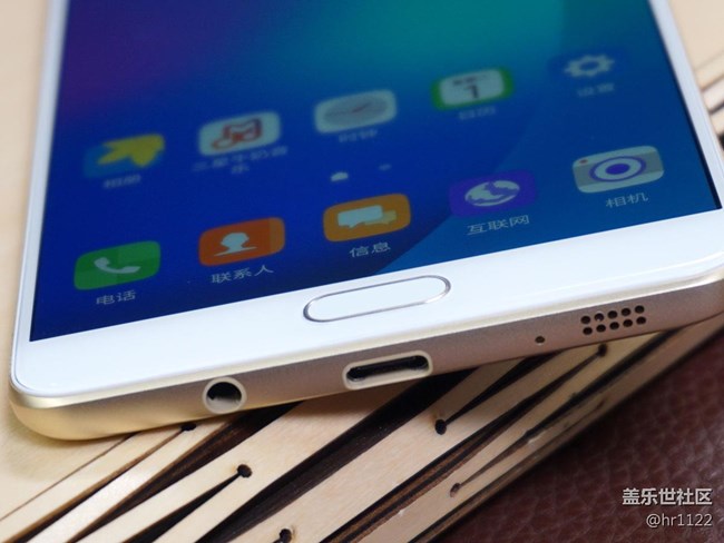 【轉(zhuǎn)】全金屬革新設(shè)計(jì) 三星Galaxy C9 Pro美圖 【轉(zhuǎn)】全金屬革新設(shè)計(jì) 三星Galaxy C9 Pro美圖