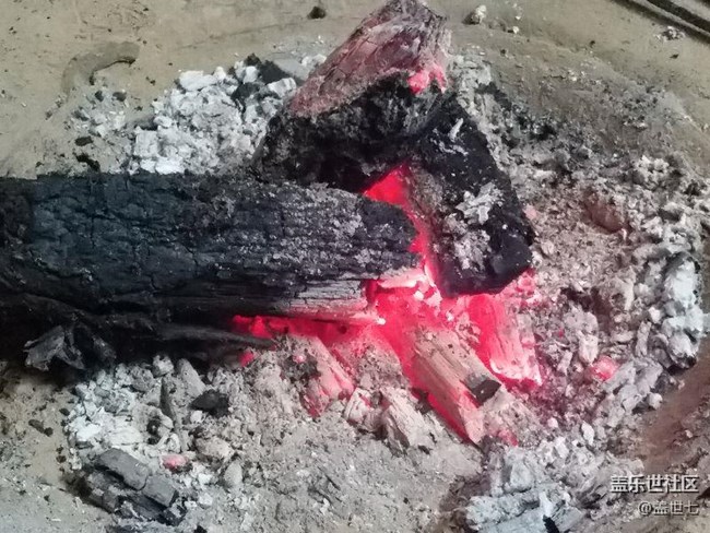 C9 pro拍攝碳火圖片顏色失真？