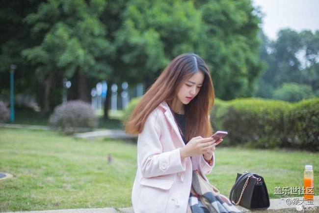 ? 一個(gè)男孩與女孩的故事 ?  Galaxy S7edge粉與藍(lán)