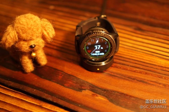 【用科技智造時(shí)間】S3可能是最美膩帥氣的智能穿戴設(shè)備了 【用科技智造時(shí)間】S3可能是最美膩帥氣的智能穿戴設(shè)備了