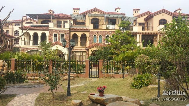 沒錢買新機，只好用3年兩個月前的s4拍照。。。