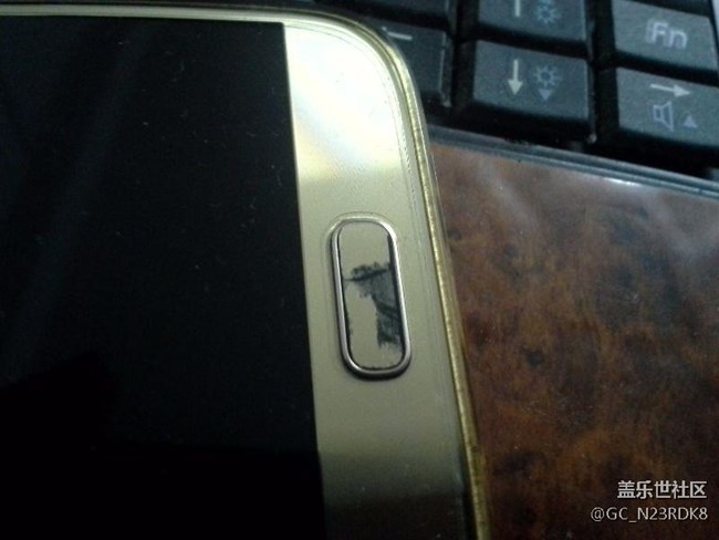 三星指紋鍵這么差帖個膜變這樣了