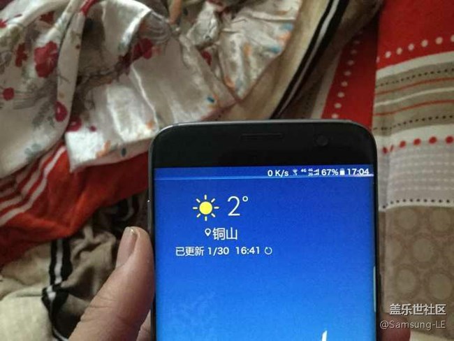 手機(jī)有一條紅線。。。來(lái)看看