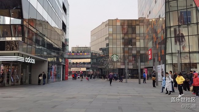 大年初七開(kāi)工 三里屯隨拍 大年初七開(kāi)工 三里屯隨拍