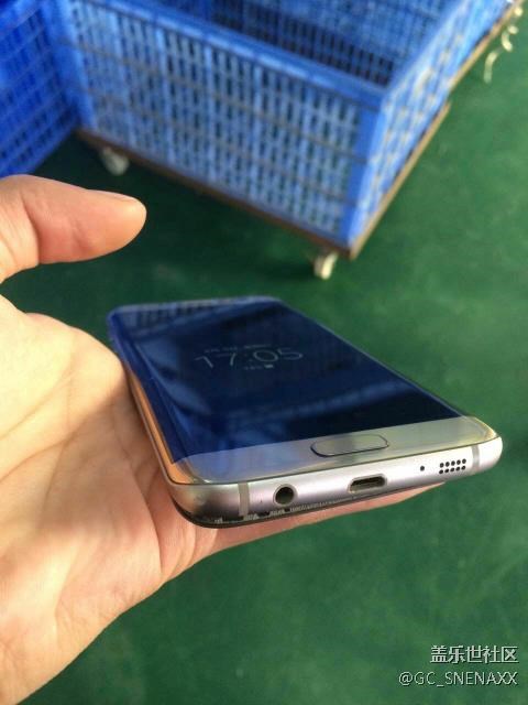 我的s7e要炸了