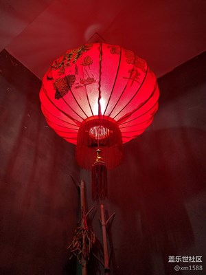 大紅燈籠高高掛